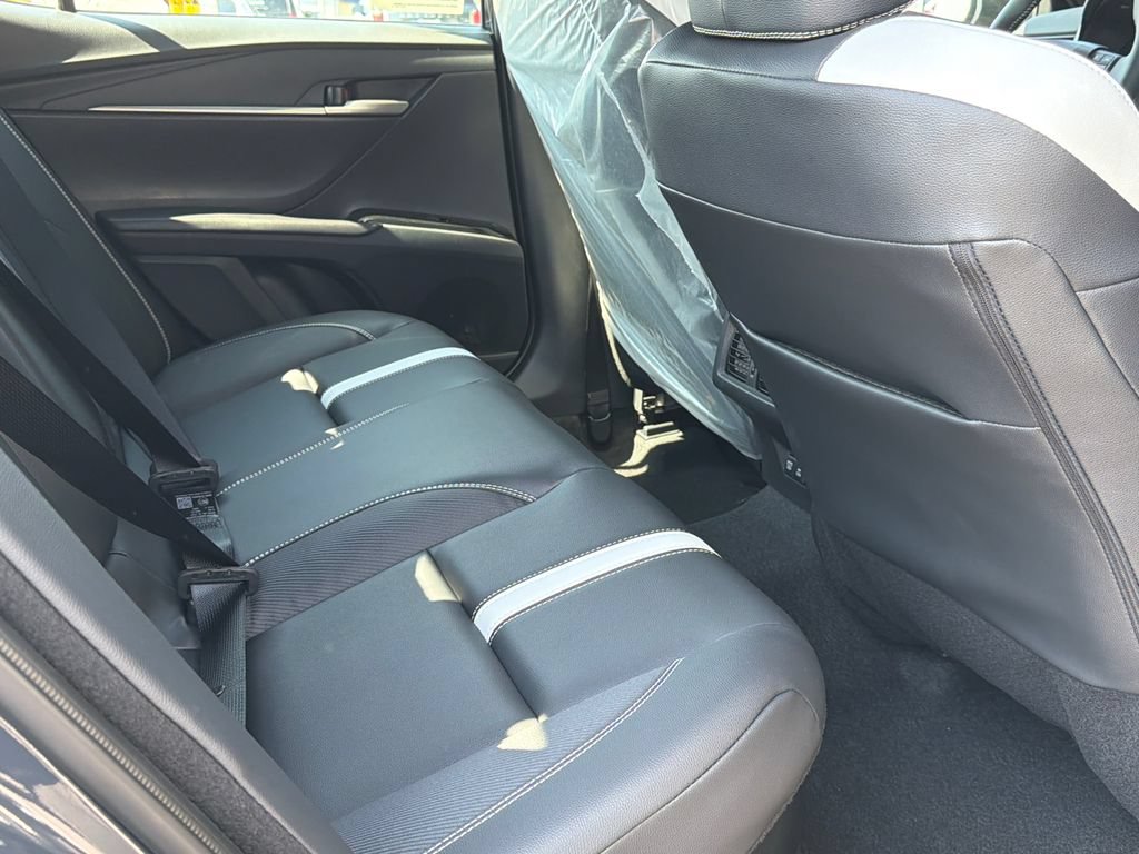 New 2026 Toyota Camry Hybrid FWD image 15