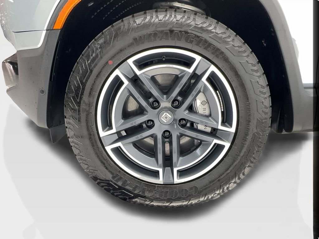 Used 2026 Rivian R1S Adventure image 12