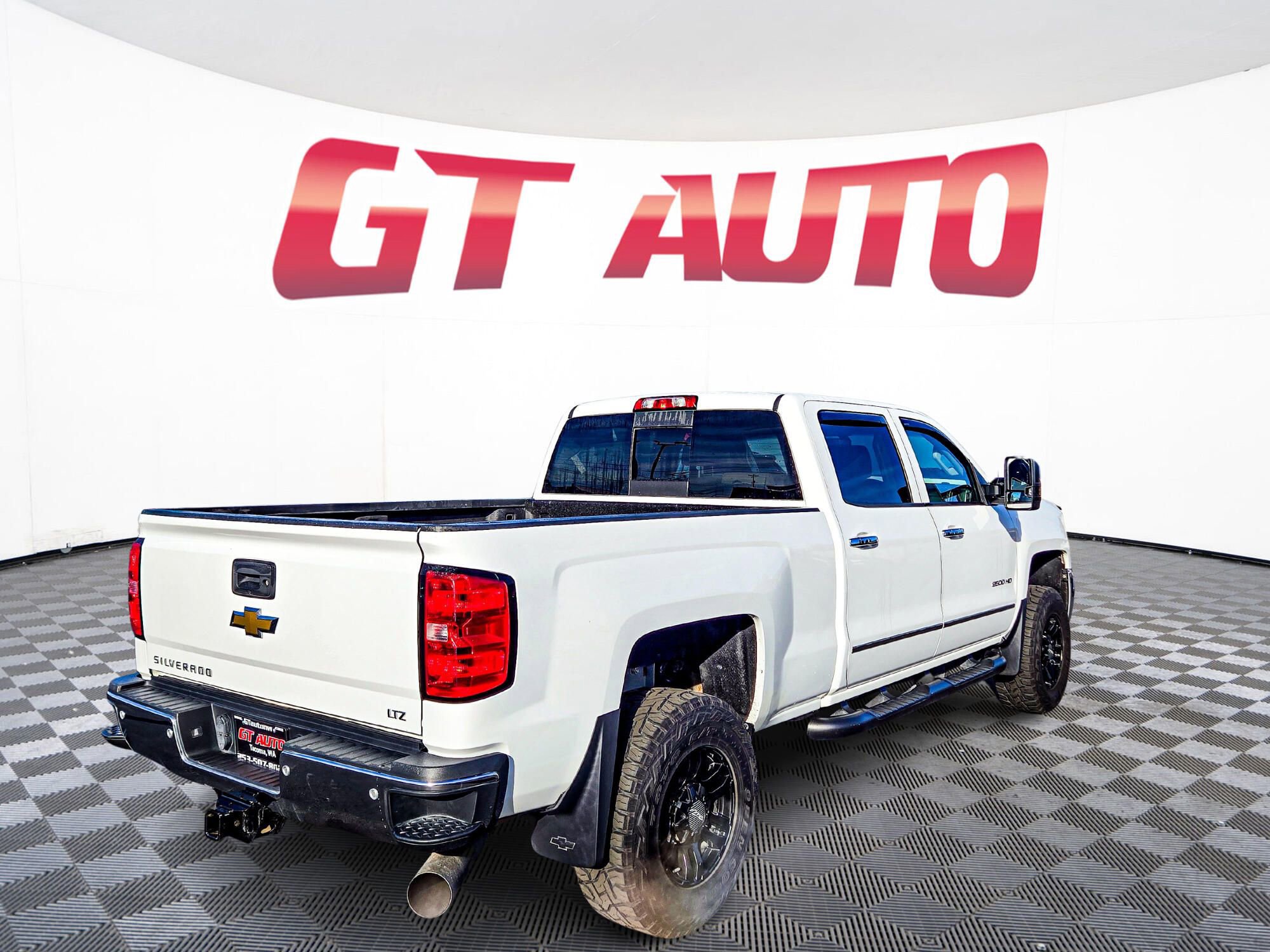 Used 2015 Chevrolet Silverado 2500 LTZ w/ Duramax Plus Package image 7