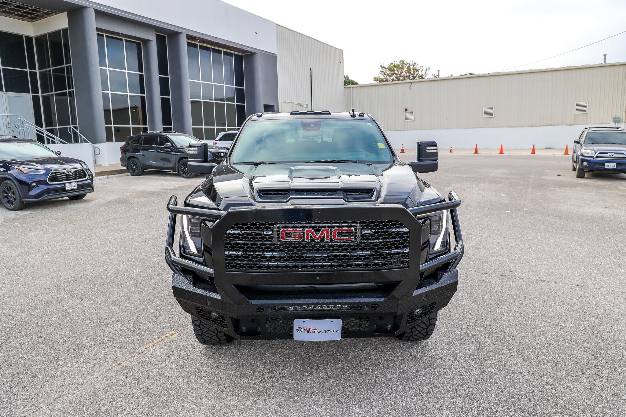 Used 2024 GMC Sierra 2500 AT4 w/ AT4 Premium Plus Package AWD/4WD image 5