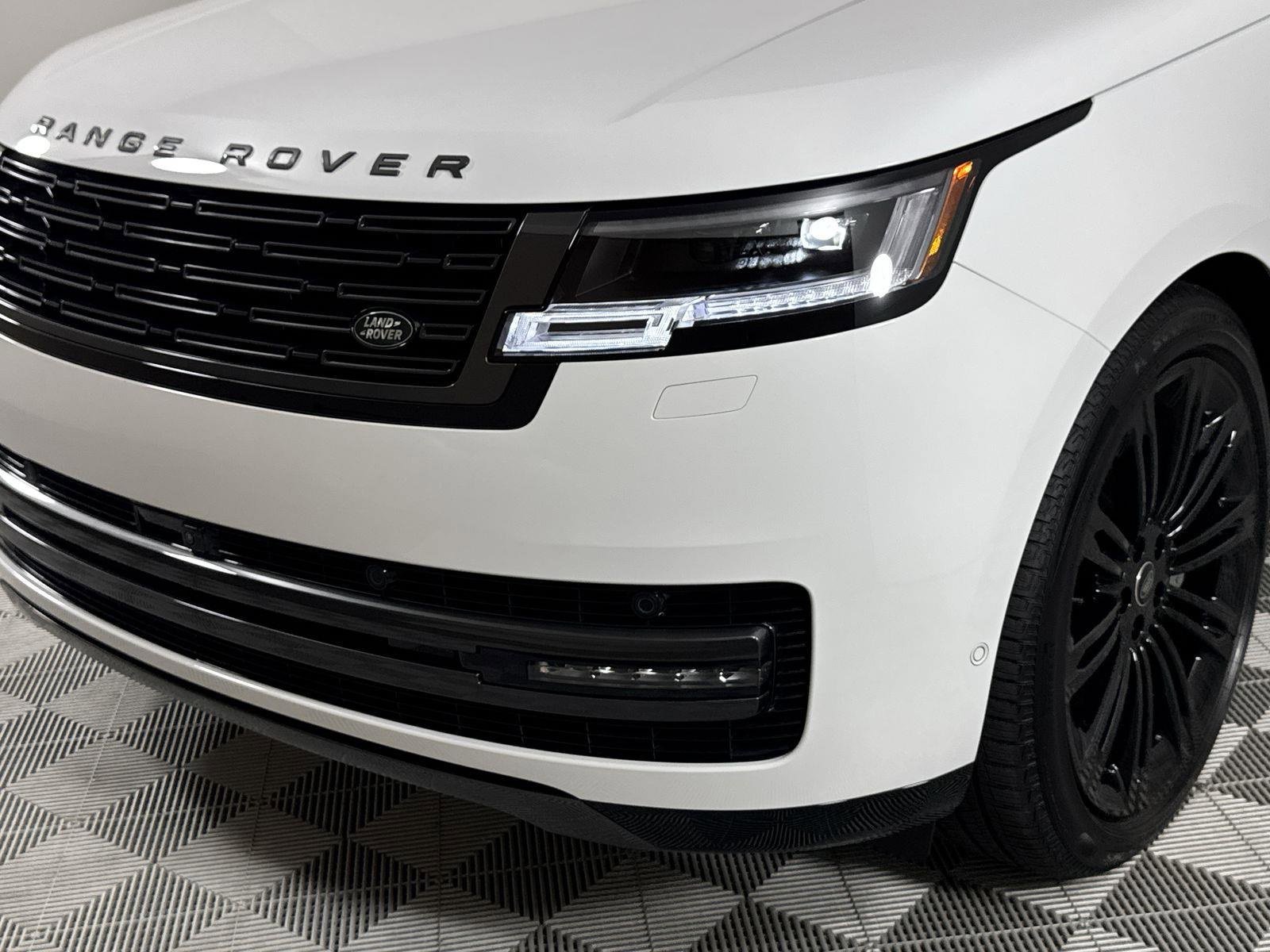 New 2025 Land Rover Range Rover SE image 9