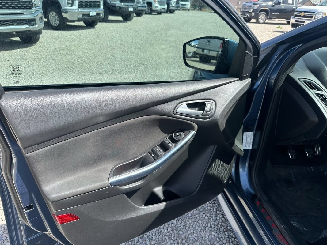 Used 2018 Ford Focus ST FWD image 32