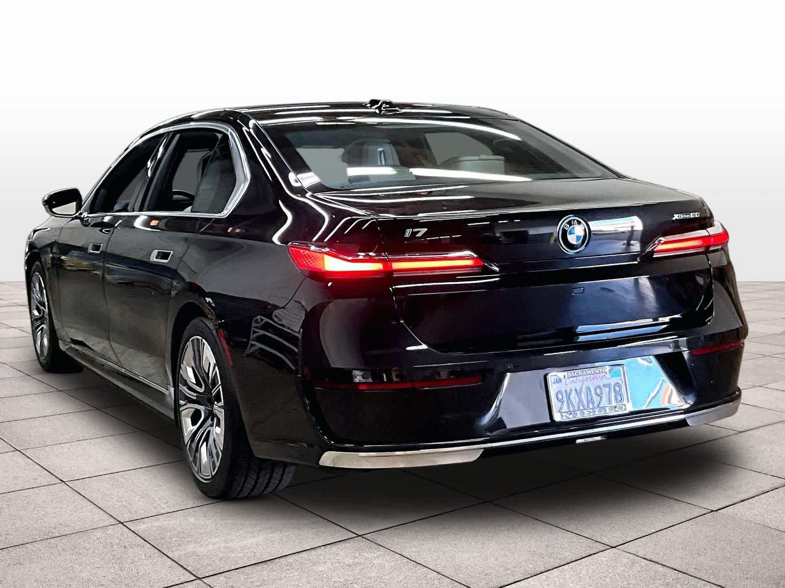 Used 2024 BMW i7 xDrive60 w/ Executive Package AWD/4WD image 15