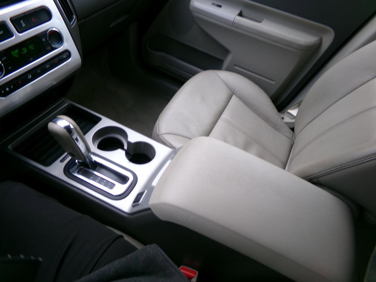 Used 2010 Ford Edge SEL AWD/4WD image 24