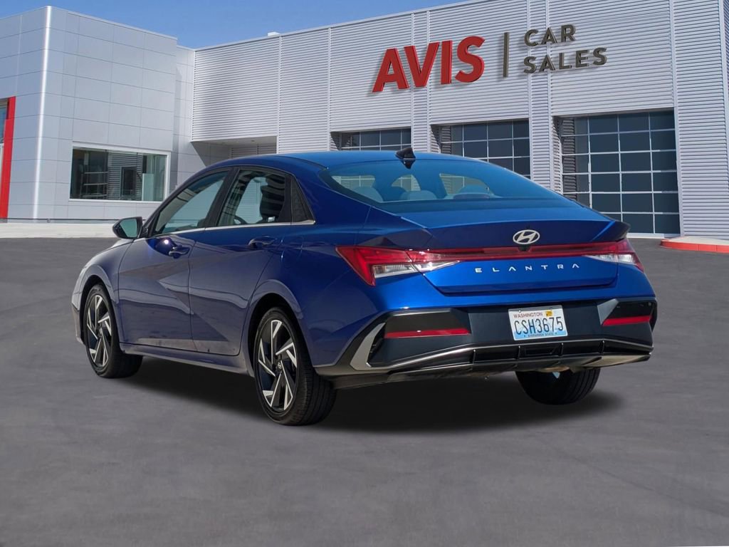 Used 2025 Hyundai Elantra SEL image 9