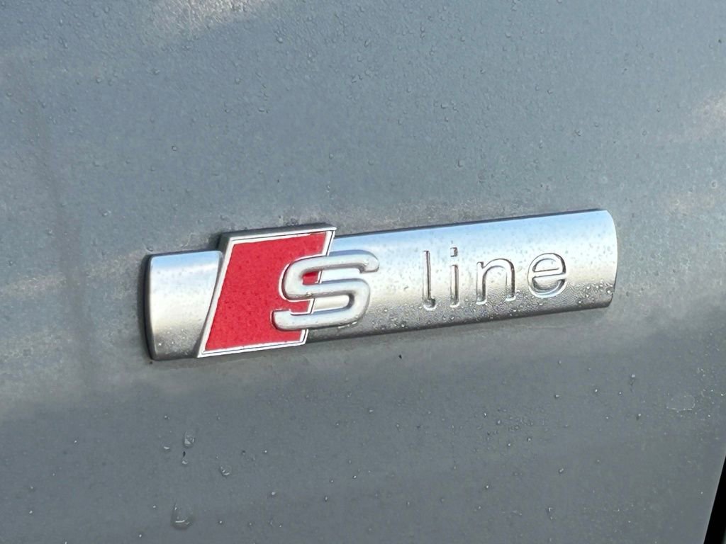 Used 2023 Audi Q4 e-tron Premium w/ Convenience Package image 32