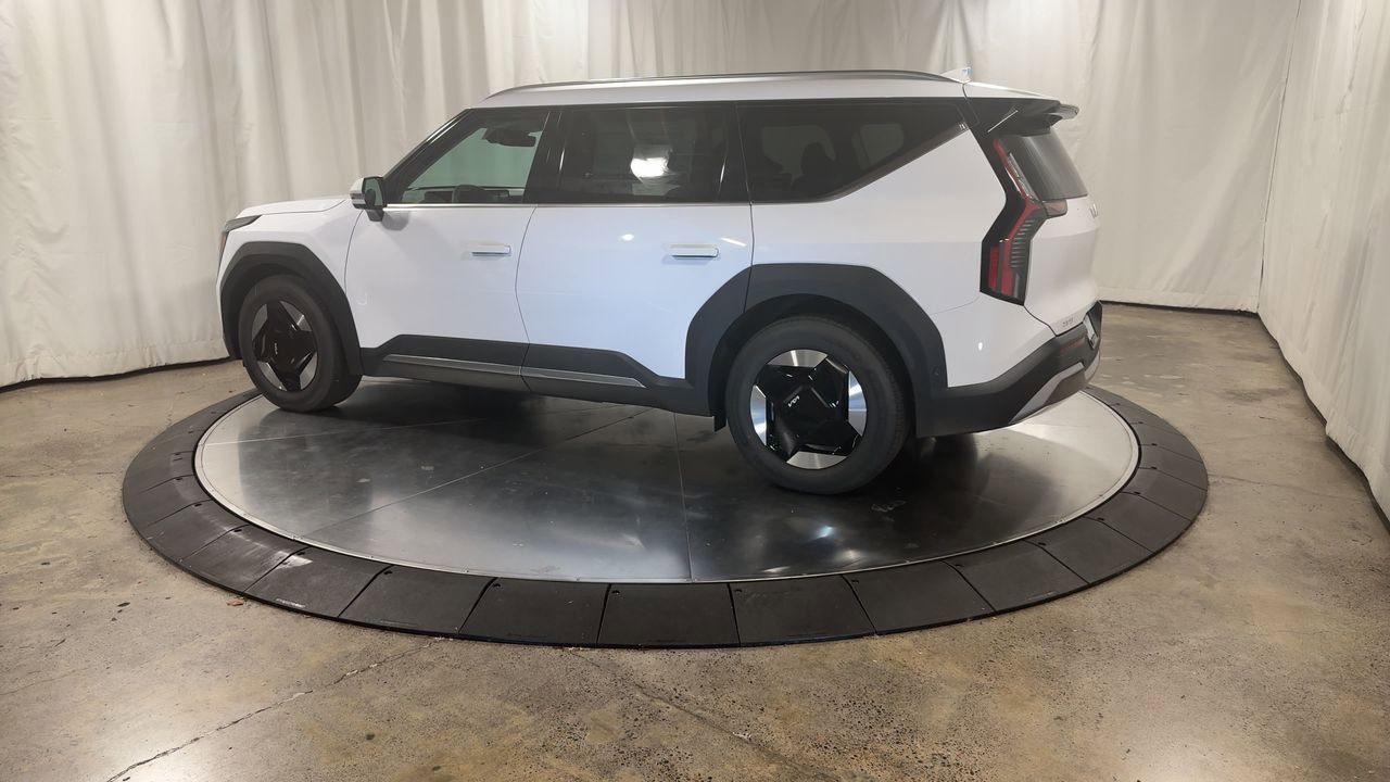 New 2026 Kia EV9 Wind image 7
