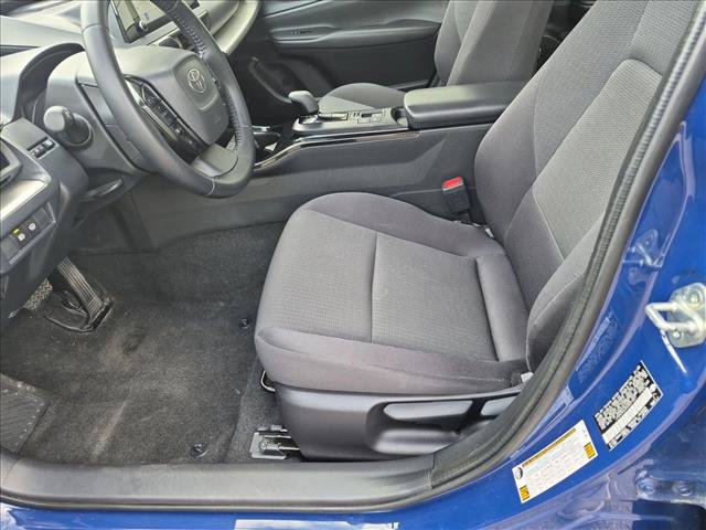 Certified 2025 Toyota Prius LE FWD image 15