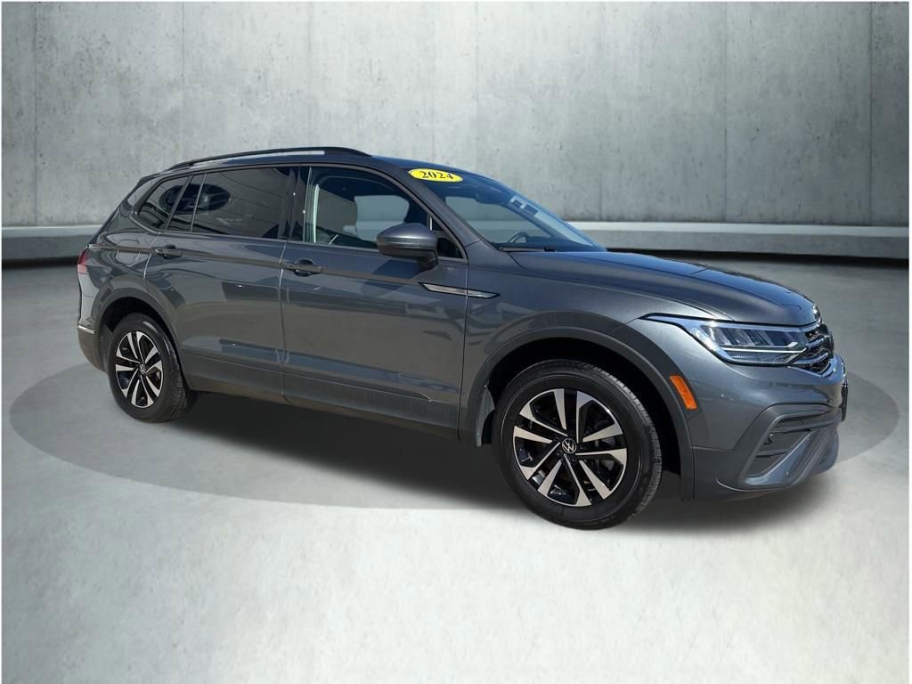 Used 2024 Volkswagen Tiguan S image 7