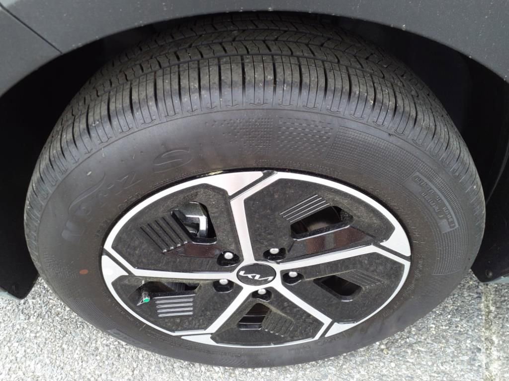 New 2025 Kia Niro EX w/ EX Cold Weather Package image 14