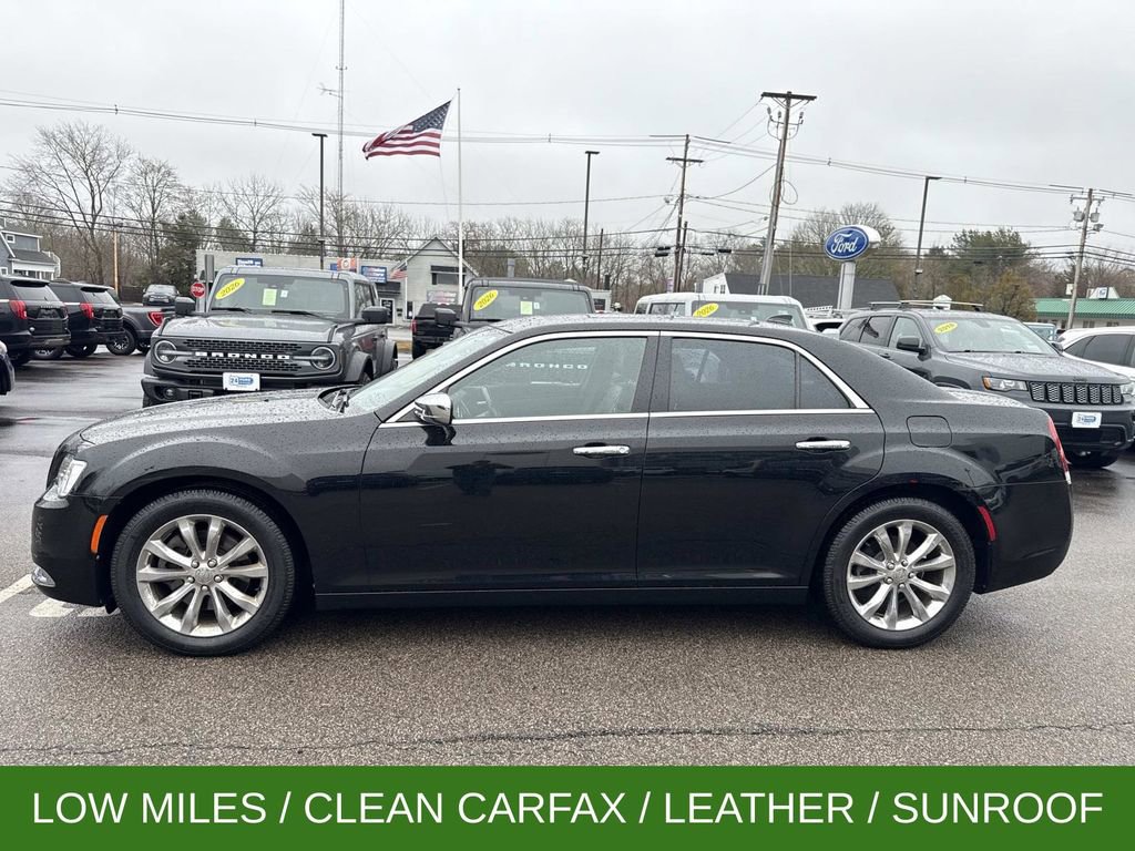 Used 2016 Chrysler 300 C image 2