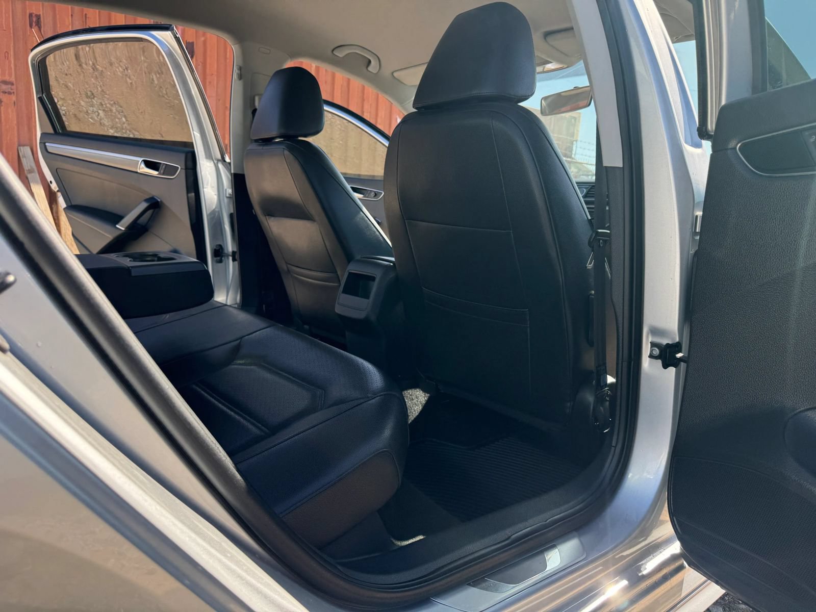Used 2017 Volkswagen Passat 1.8T R-Line FWD image 6