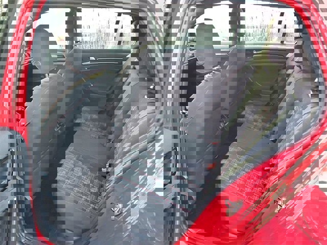 Used 2016 Volkswagen Golf S image 10