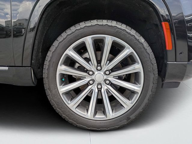 Used 2023 Jeep Grand Wagoneer Series II AWD/4WD image 10