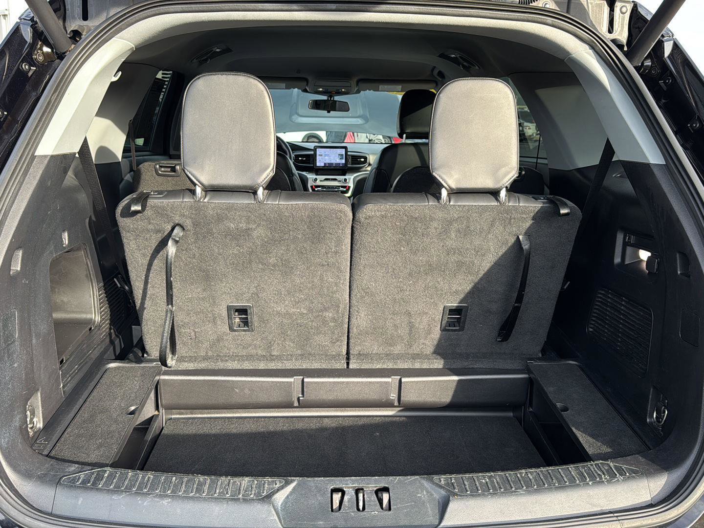 Used 2022 Ford Explorer XLT w/ Equipment Group 202A image 30