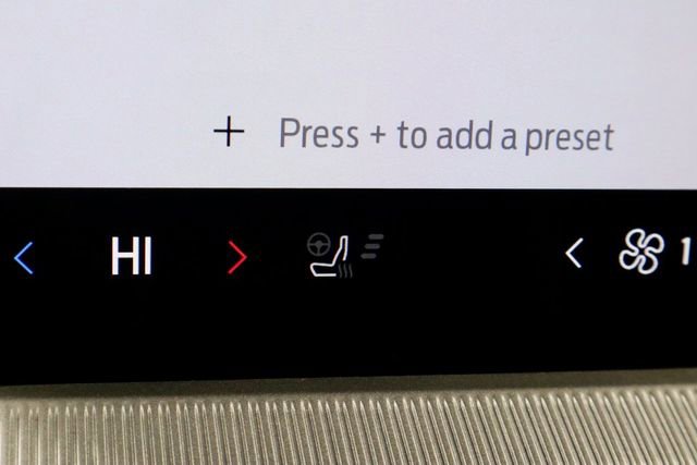 Used 2025 Ford Explorer ST-Line w/ ST-Line Street Pack image 4