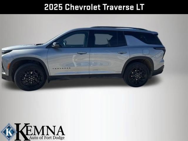 Used 2025 Chevrolet Traverse LT w/ Midnight/Sport Edition image 5