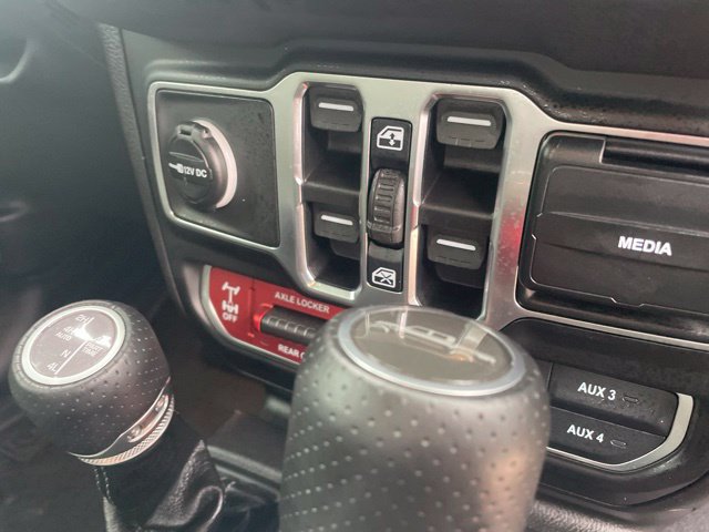 Used 2026 Jeep Gladiator Mojave AWD/4WD image 19