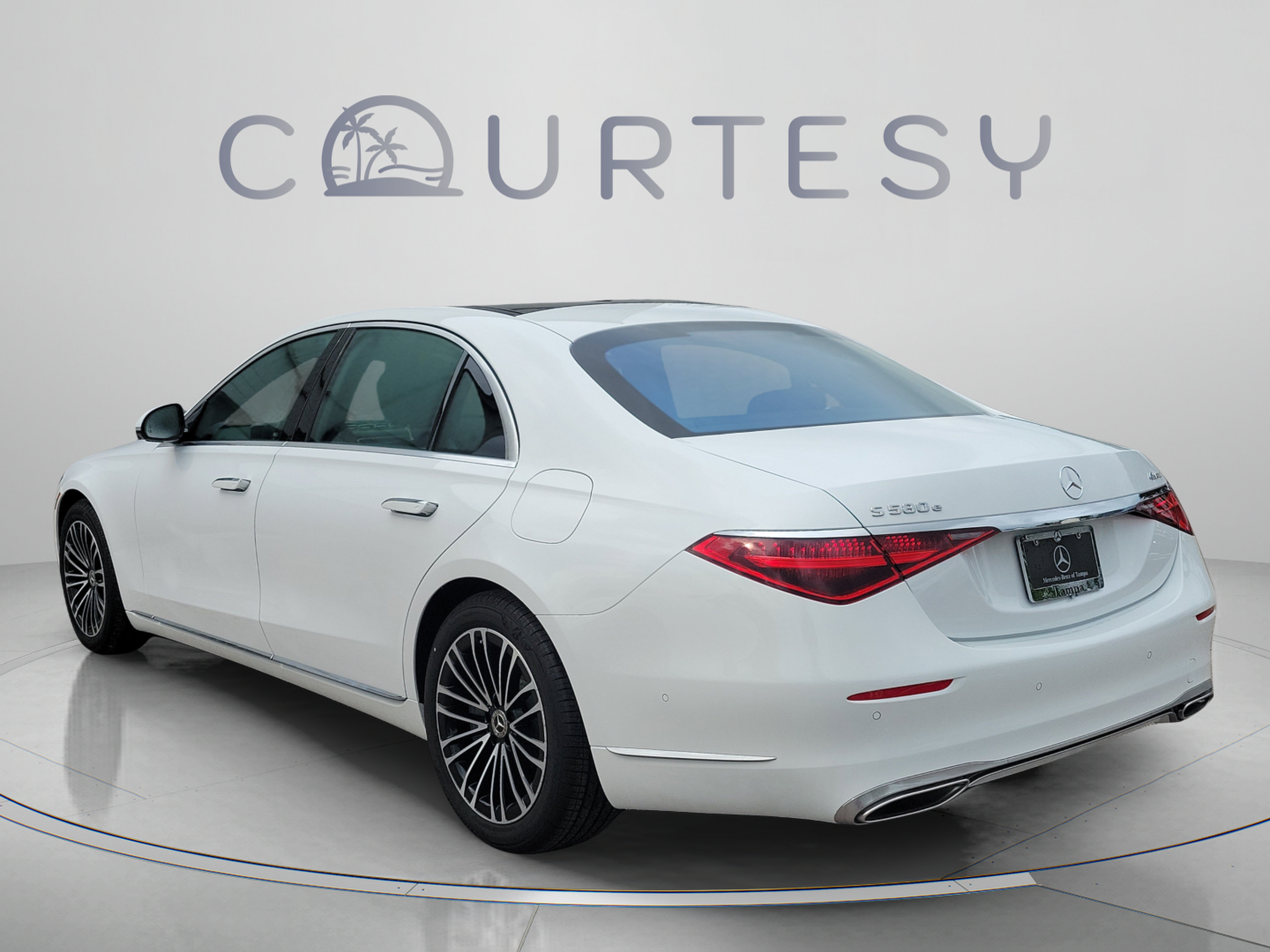 New 2026 Mercedes-Benz S 580e 4MATIC Sedan image 2