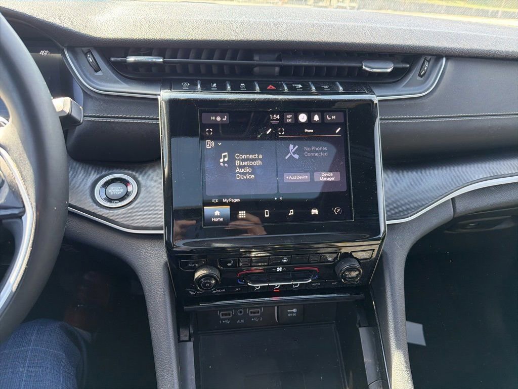 Used 2023 Jeep Grand Cherokee Altitude image 17