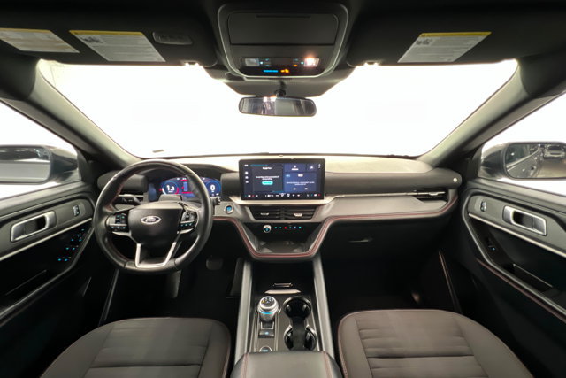 Used 2025 Ford Explorer ST-Line AWD/4WD image 9