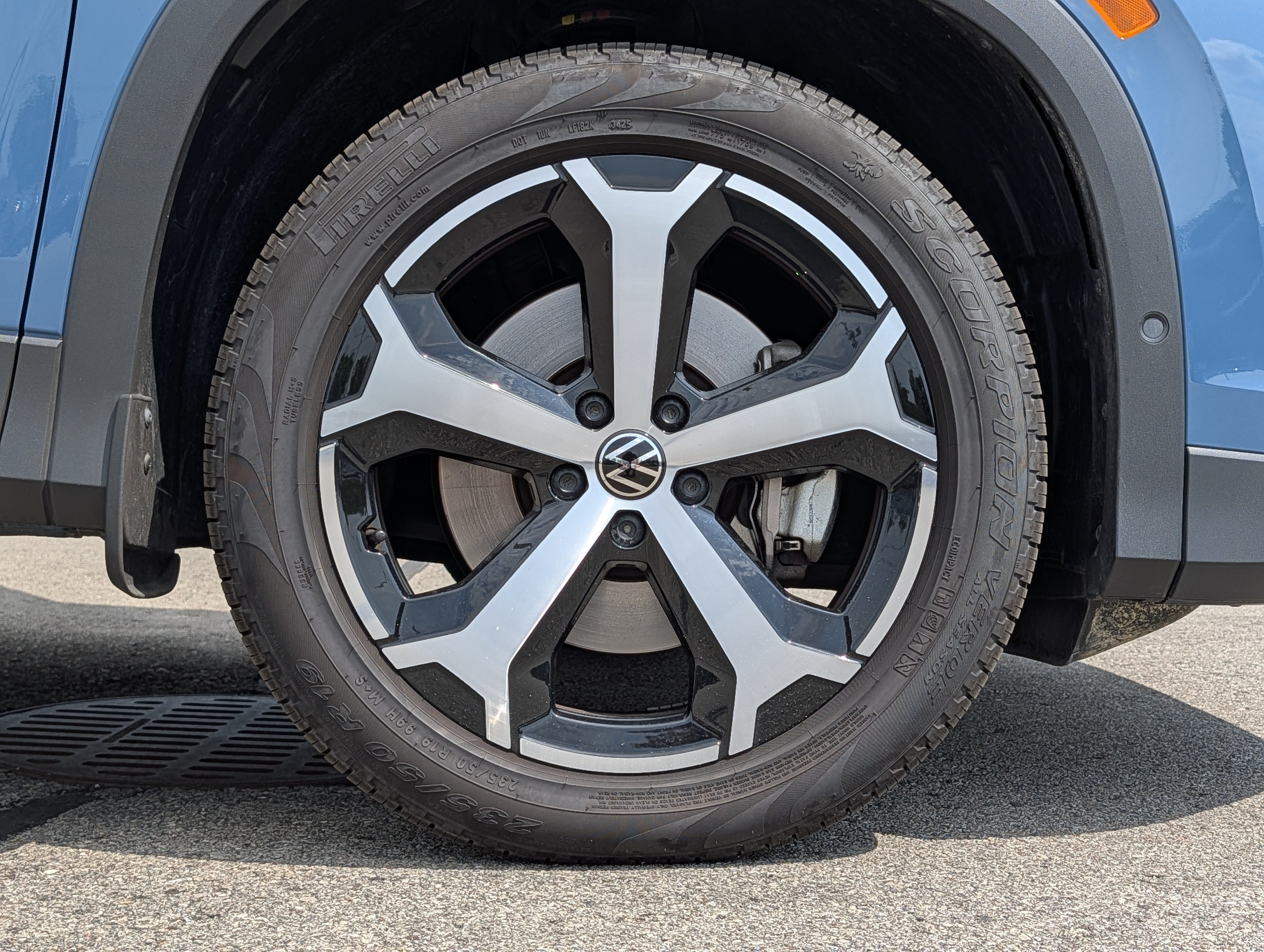 Certified 2026 Volkswagen Tiguan SE AWD/4WD image 11
