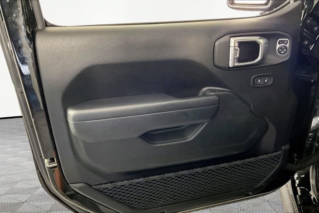 Used 2023 Jeep Wrangler Unlimited AWD/4WD image 17