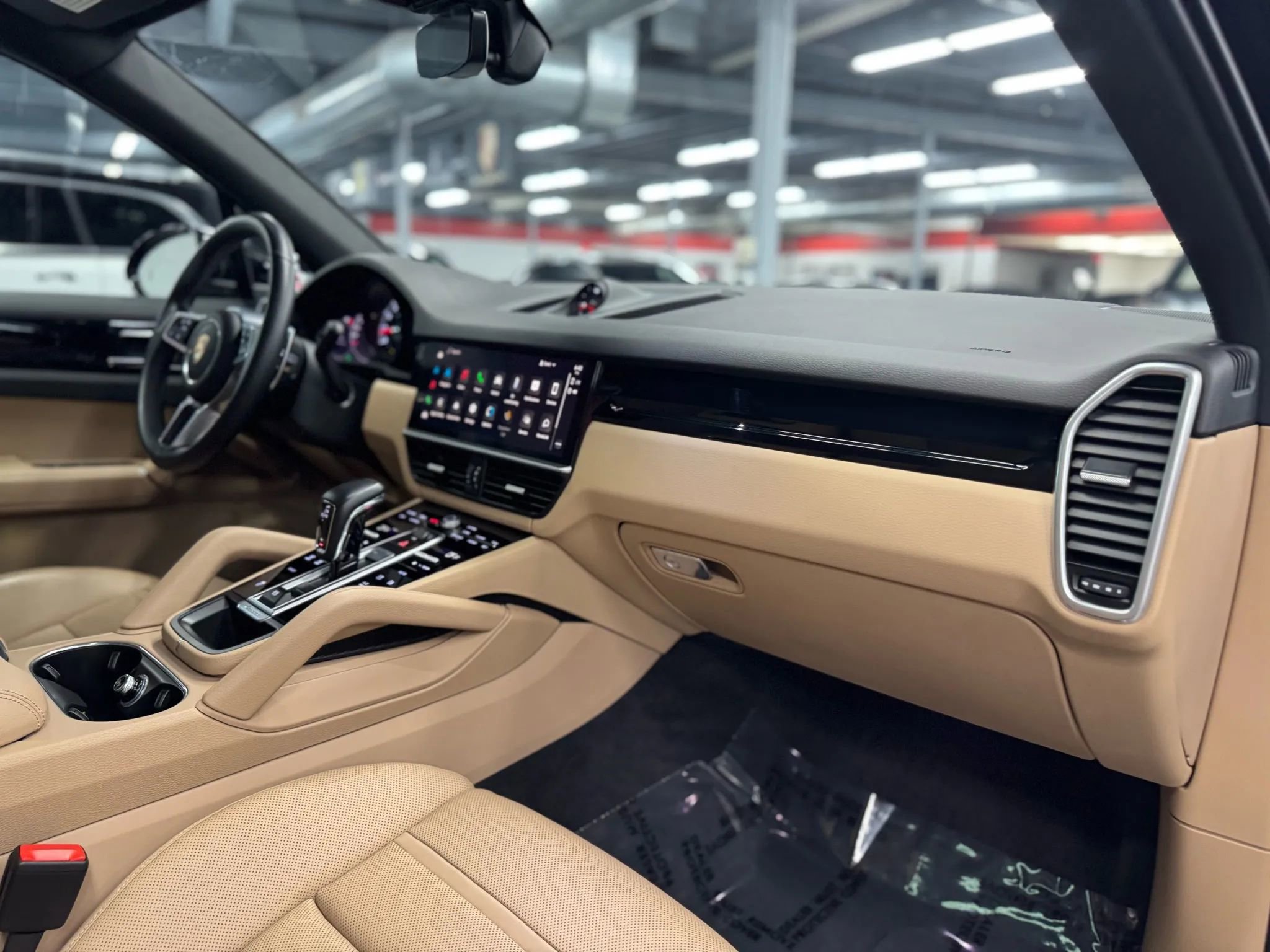 Used 2024 Porsche Macan S w/ Premium Plus Package image 25