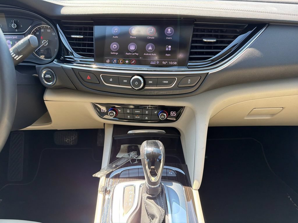 Used 2020 Buick Regal Essence FWD image 17
