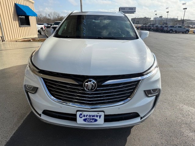 Used 2023 Buick Enclave Premium w/ Experience Buick Package FWD image 4