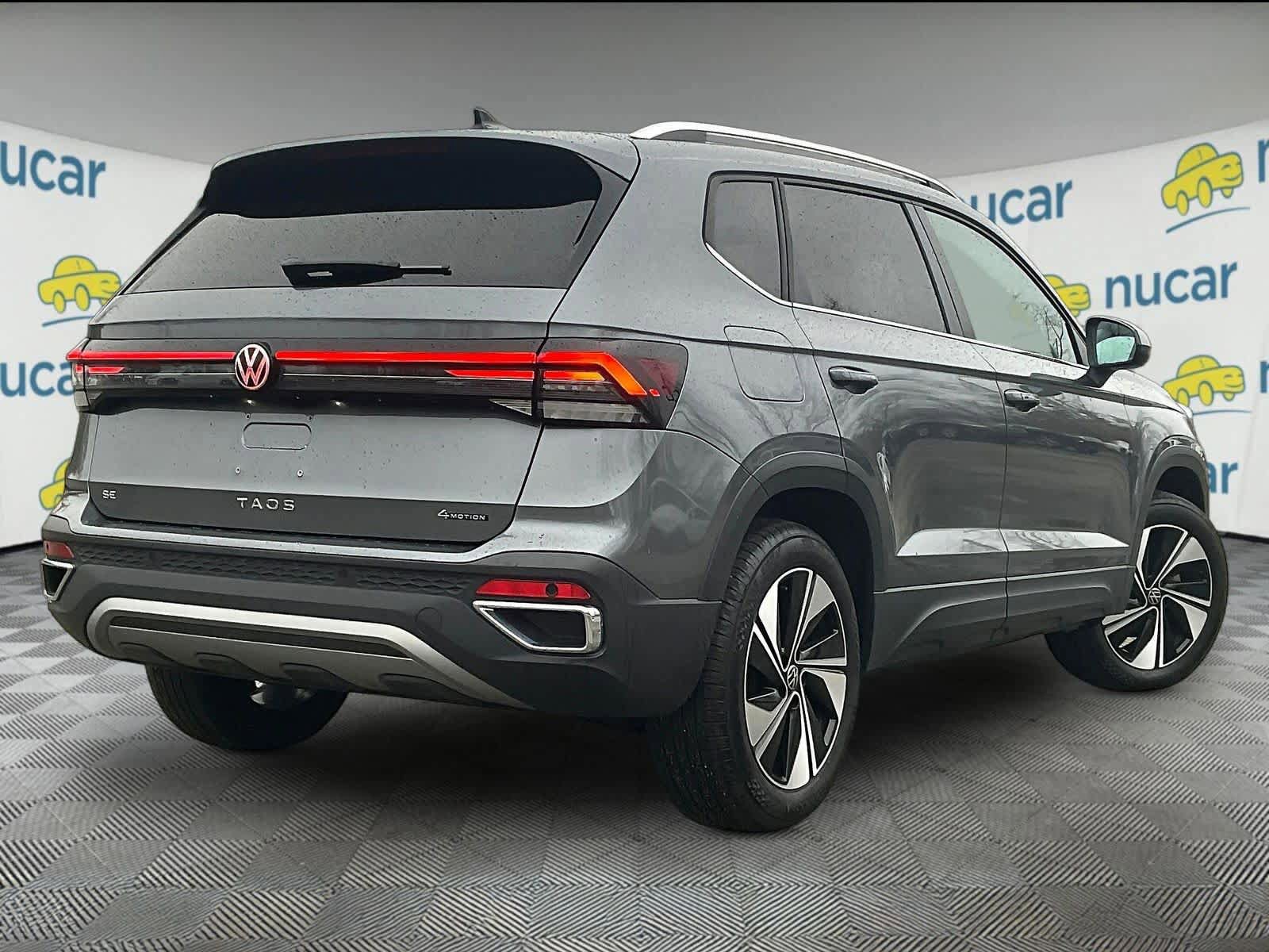 Used 2025 Volkswagen Taos SE w/ Panoramic Sunroof Package AWD/4WD image 6