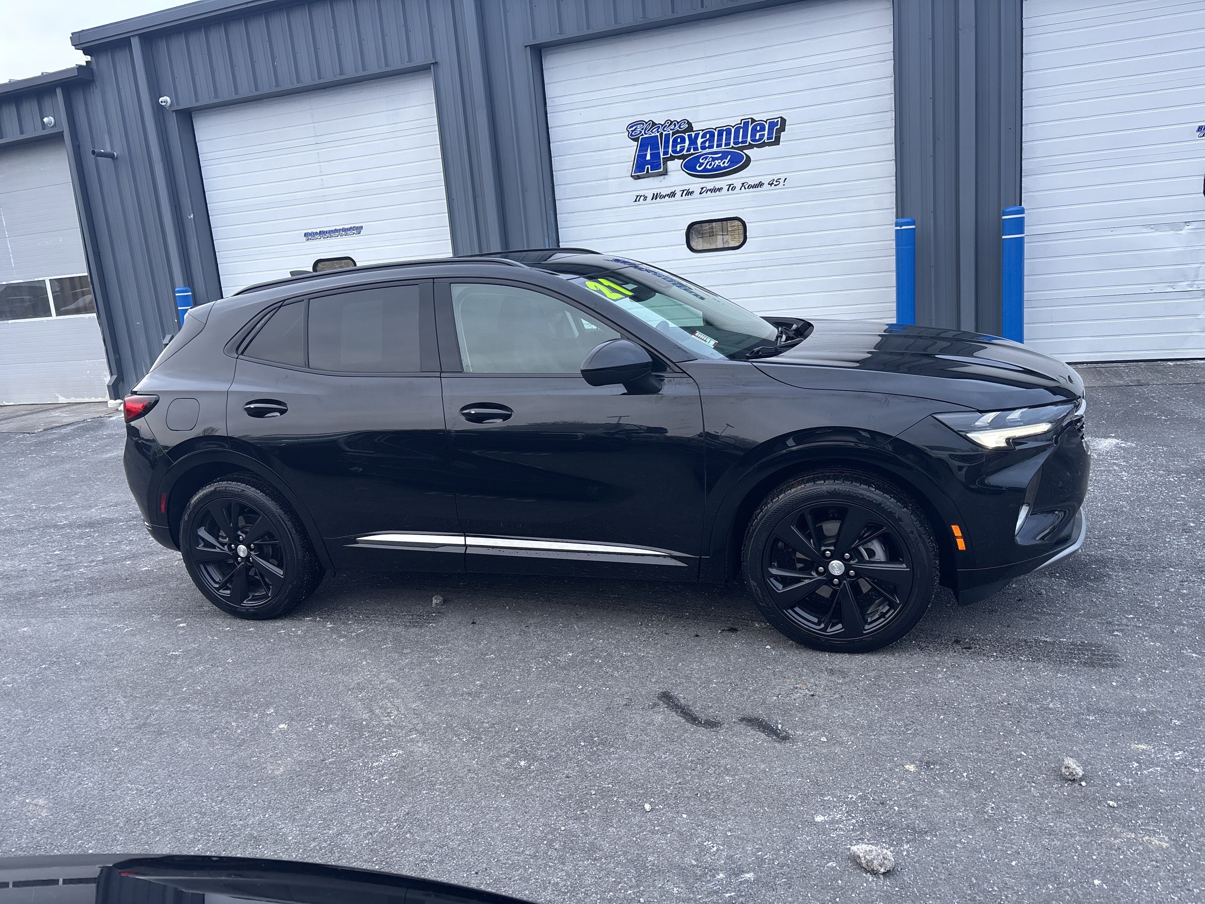 Used 2021 Buick Envision Essence w/ Sport Touring Package image 2