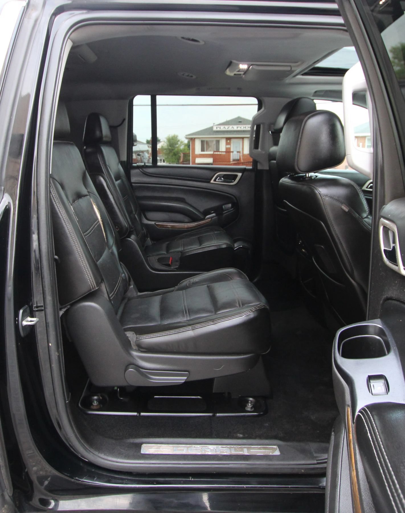 Used 2016 GMC Yukon XL Denali w/ Open Road Package AWD/4WD image 12