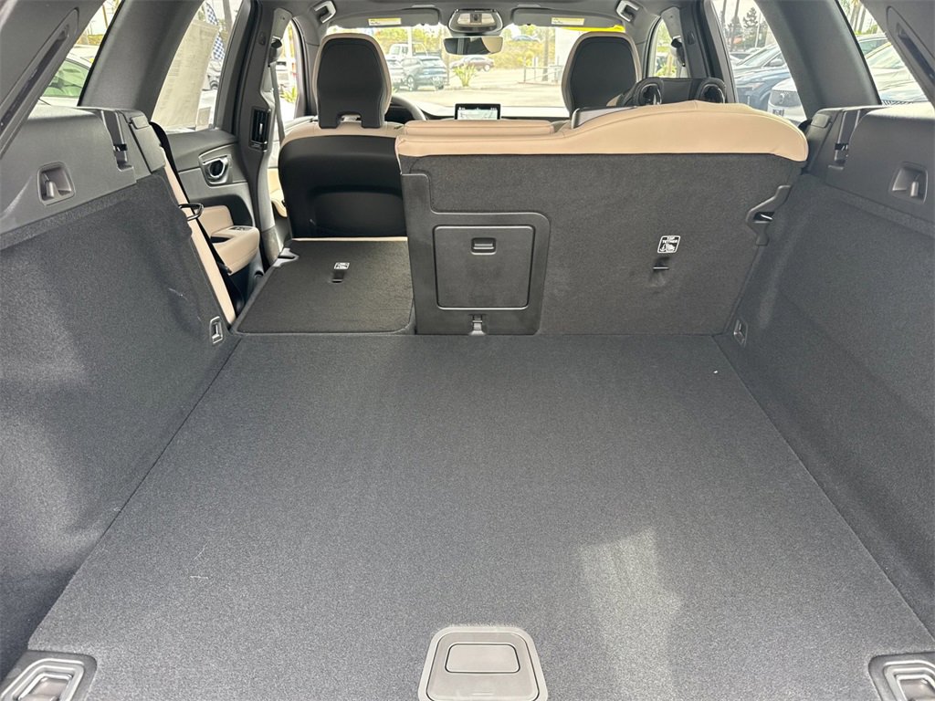 New 2026 Volvo XC60 B5 Plus w/ Protection Package Premier image 14