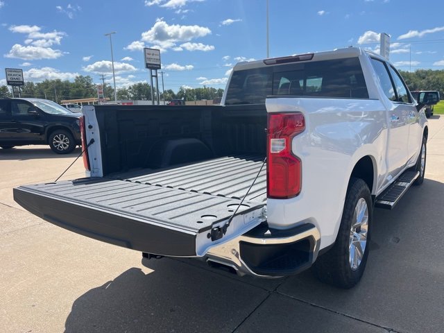 Used 2021 Chevrolet Silverado 1500 LTZ w/ LTZ Premium Package image 6