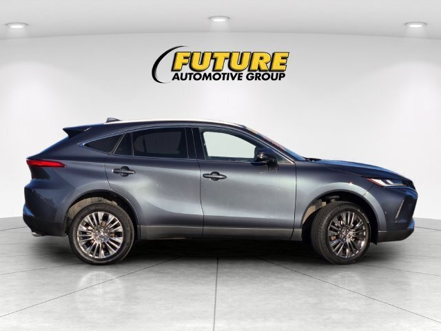 Certified 2023 Toyota Venza XLE AWD/4WD image 4