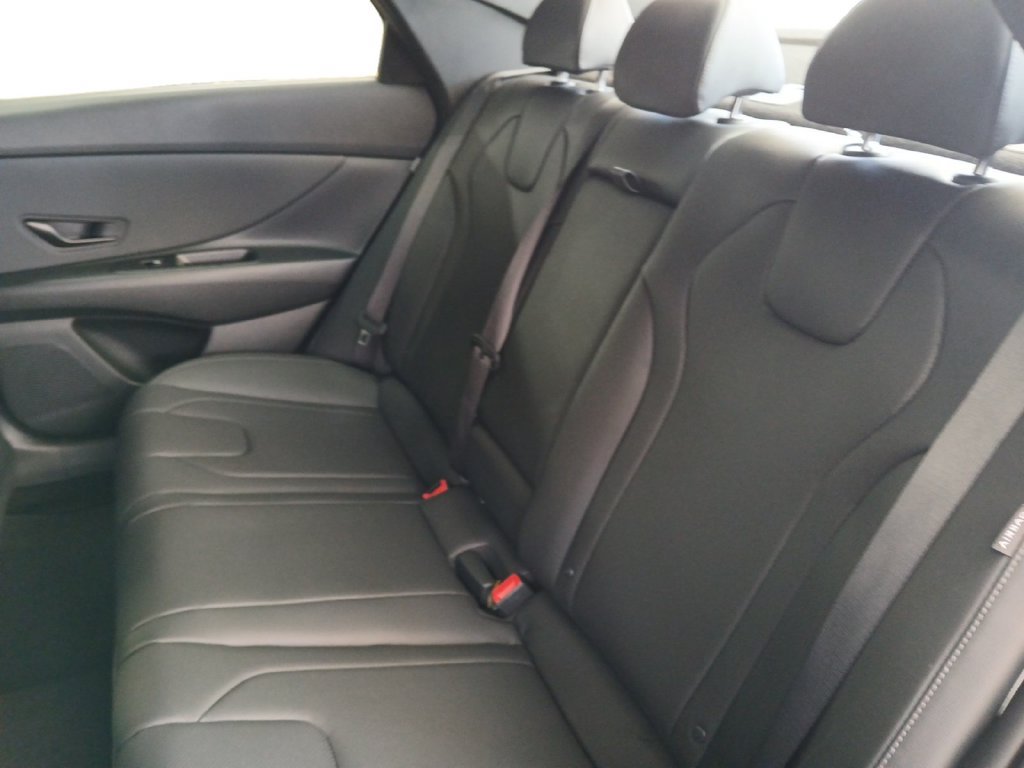 New 2026 Hyundai Elantra SEL Sport FWD image 13