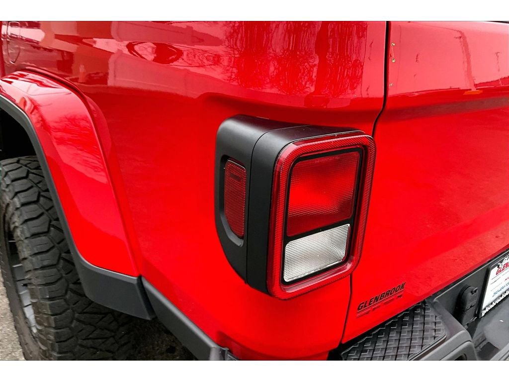 Used 2023 Jeep Gladiator Overland AWD/4WD image 34
