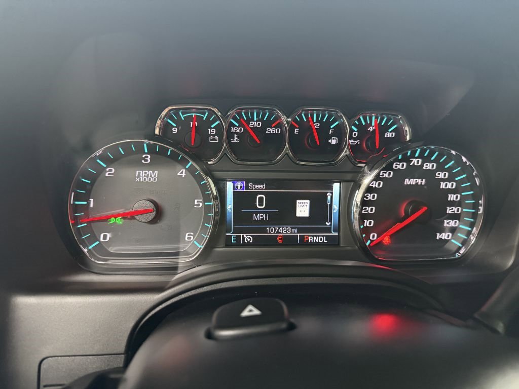 Used 2018 Chevrolet Suburban LT image 15