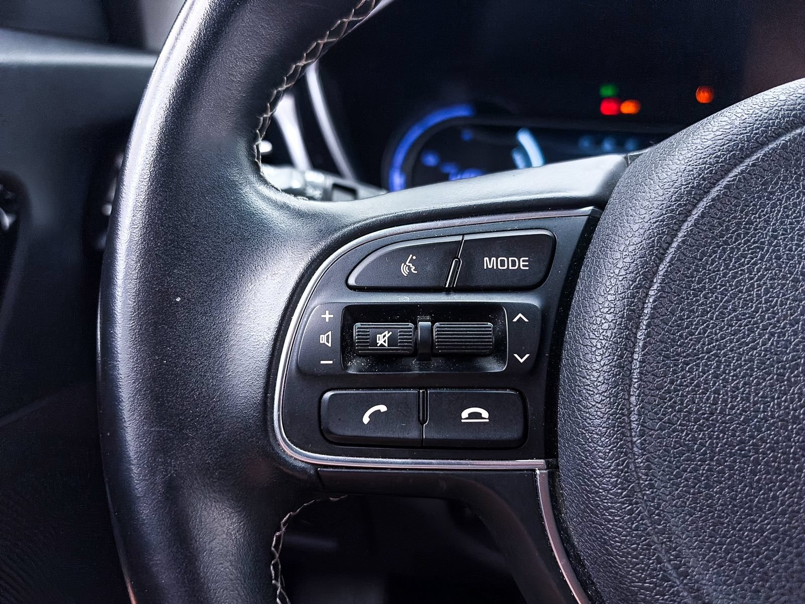Certified 2022 Kia Niro EX FWD image 28