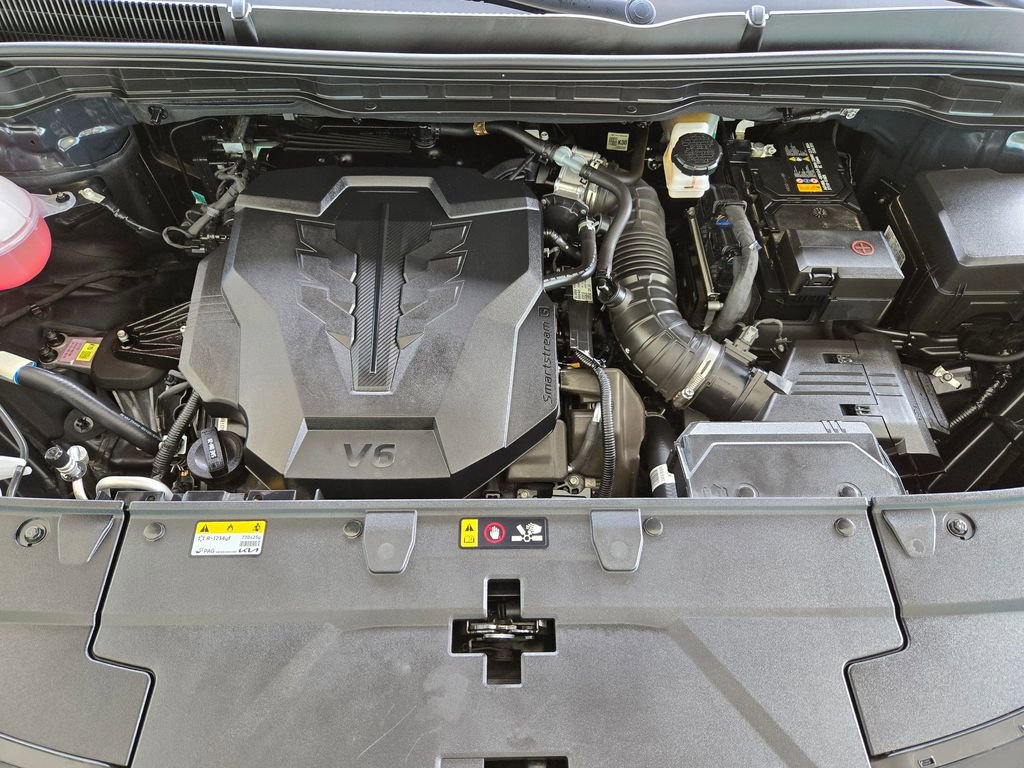 Used 2025 Kia Carnival FWD image 34