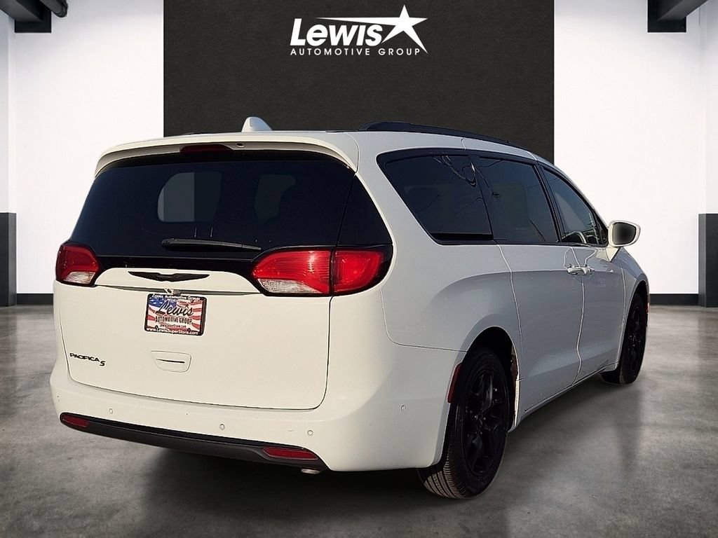Used 2019 Chrysler Pacifica Touring-L Plus w/ Advanced Safetytec Group FWD image 4