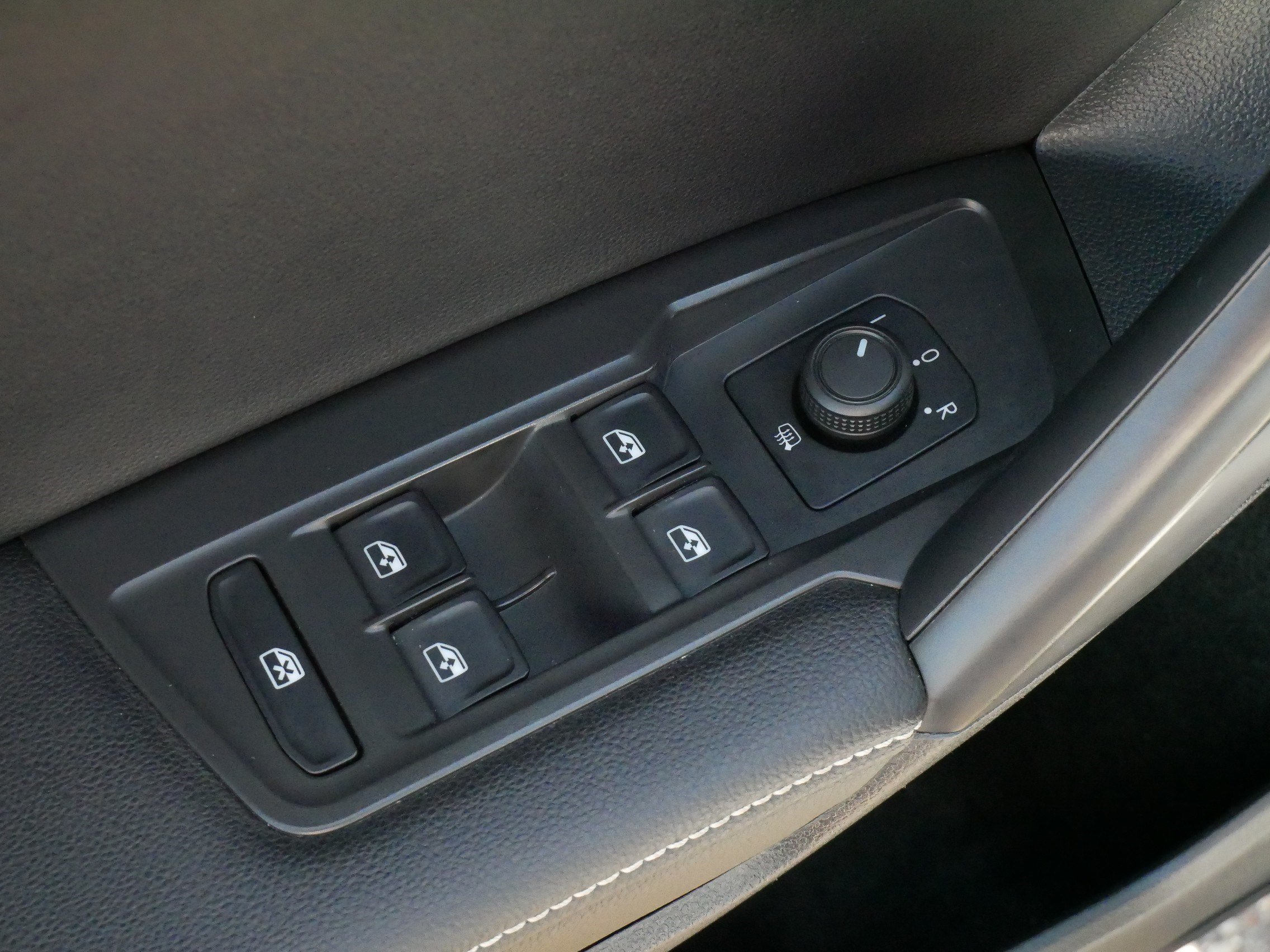 Certified 2022 Volkswagen Tiguan S AWD/4WD image 19