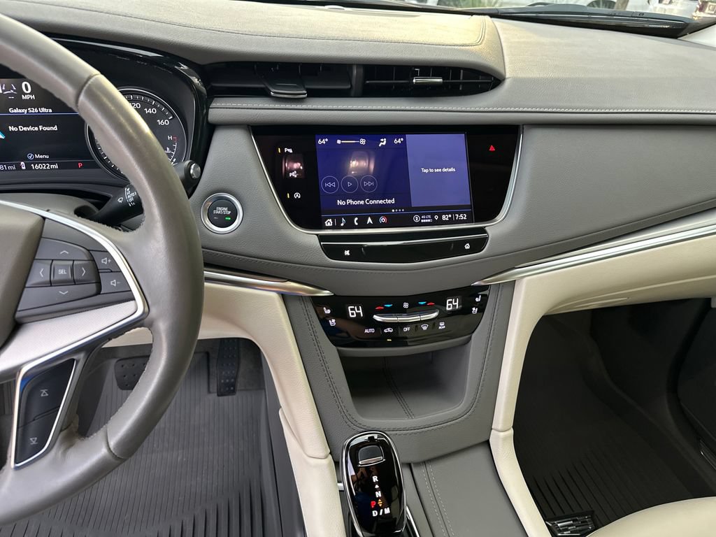 Used 2024 Cadillac XT5 Premium Luxury w/ Technology Package FWD image 22