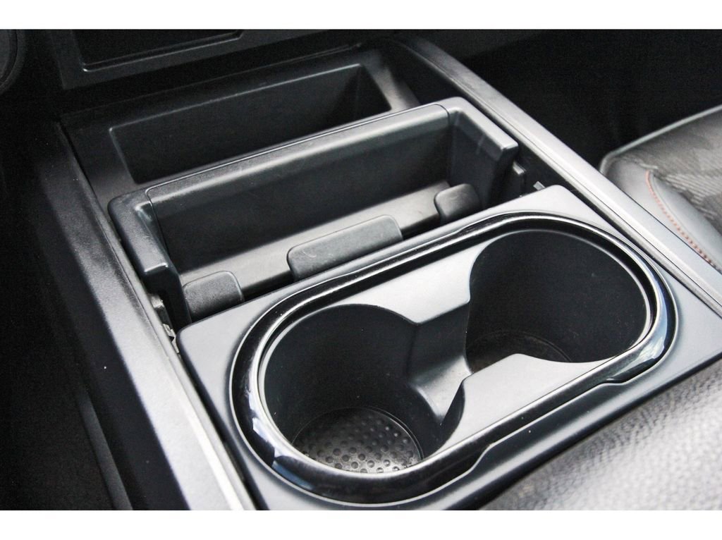 Used 2020 Nissan Titan PRO-4X image 30