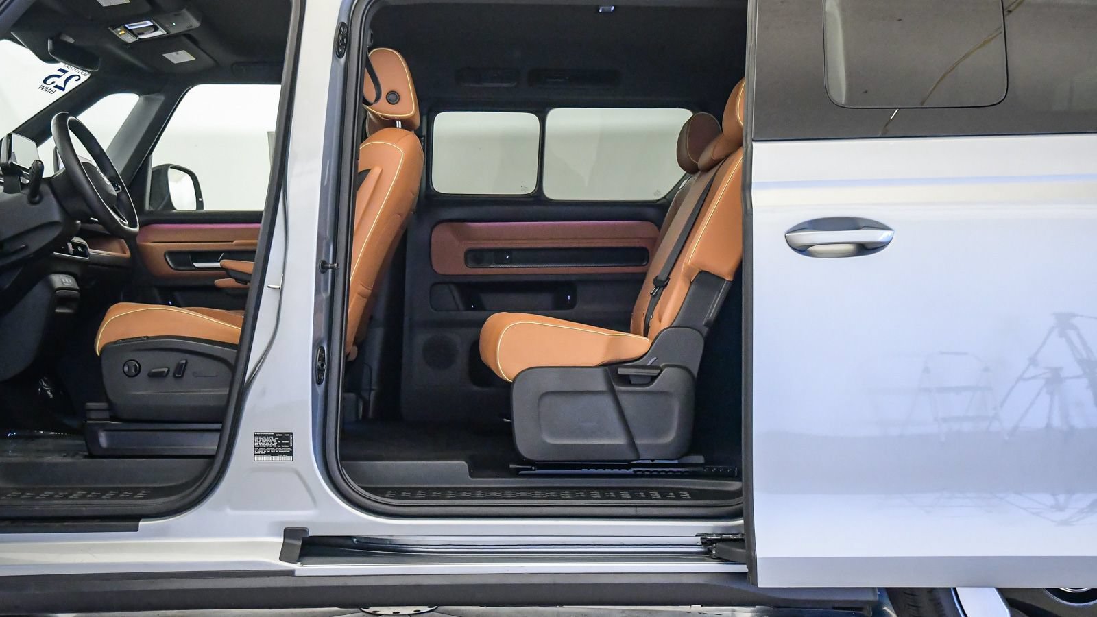 Used 2025 Volkswagen ID. Buzz Pro S RWD image 25