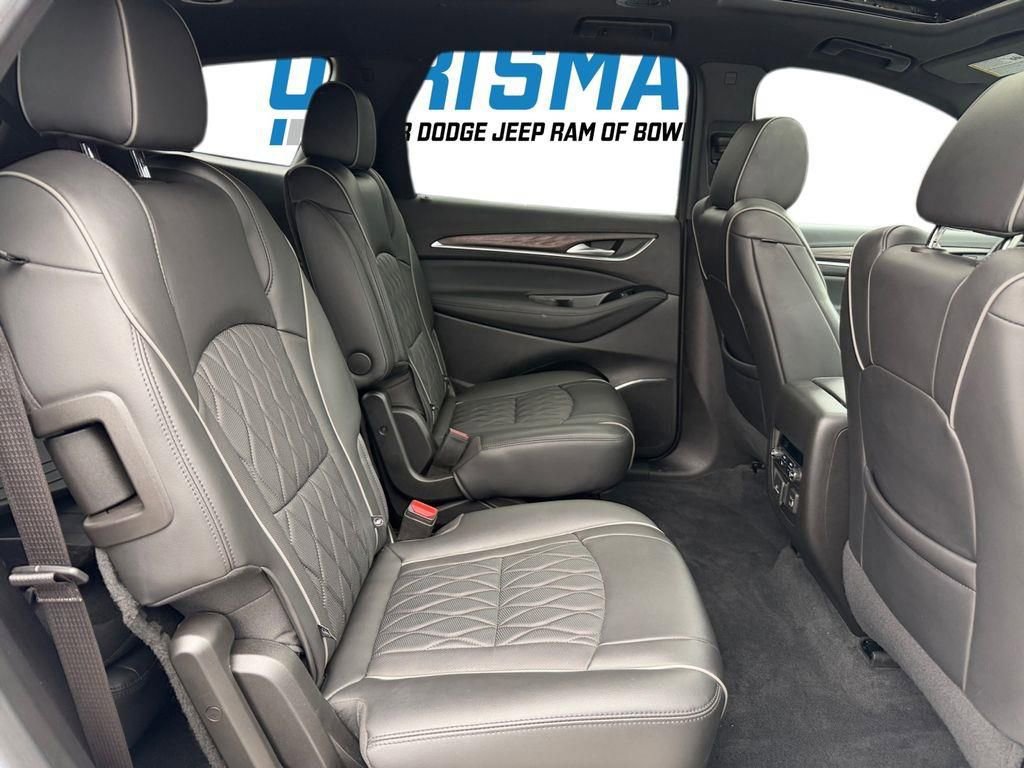 Used 2022 Buick Enclave Avenir w/ Avenir Technology Package image 31
