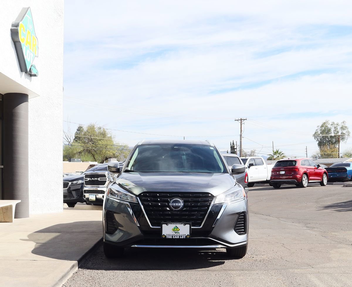 Used 2024 Nissan Kicks SV FWD image 16