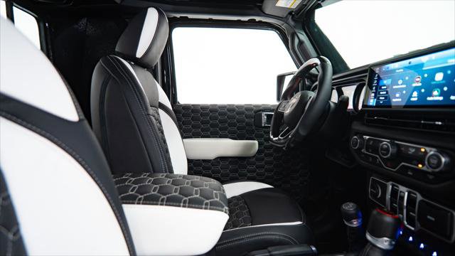 Used 2025 Jeep Wrangler Unlimited Sport image 2