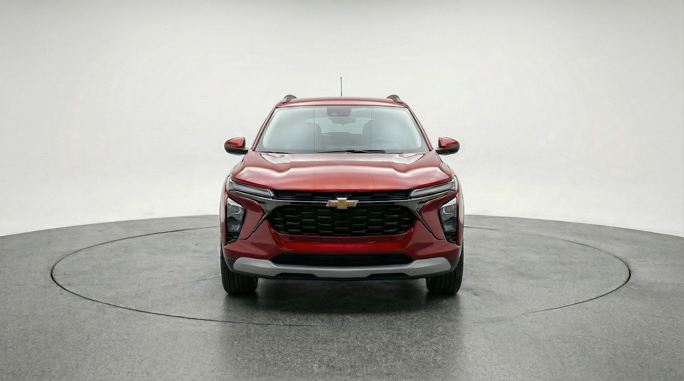 Used 2025 Chevrolet Trax LT FWD image 2